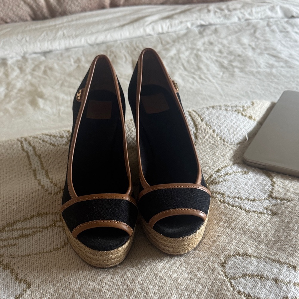 Wedge Espadrille Peep-Toe Flats in Black and Tan